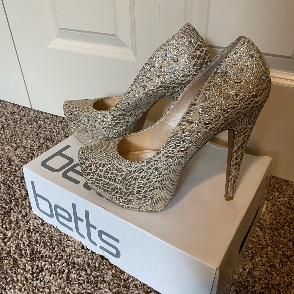 Betts Australia Glamour Platform Heels - Picture 5 of 7